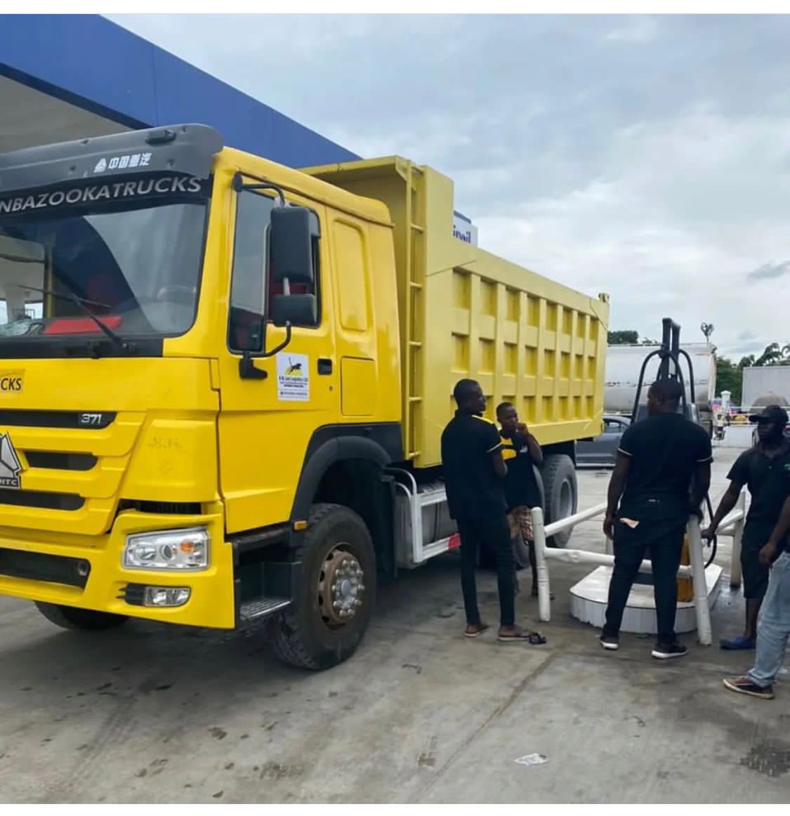 Construction dump truck